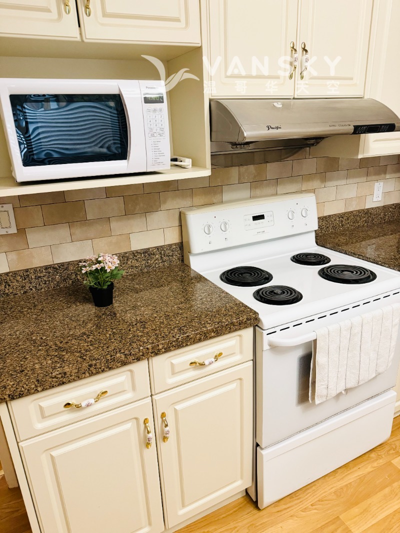 260225131015_Kitchen 3.jpg